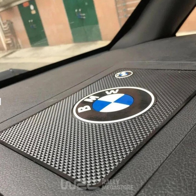 TAPIS SILICONE ANTIDERAPANT POUR TABLEAU DE BORD BMW